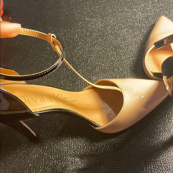 Calvin Klein Cream Pointed Toe Heels Stiletto Elegance - Picture 3 of 6